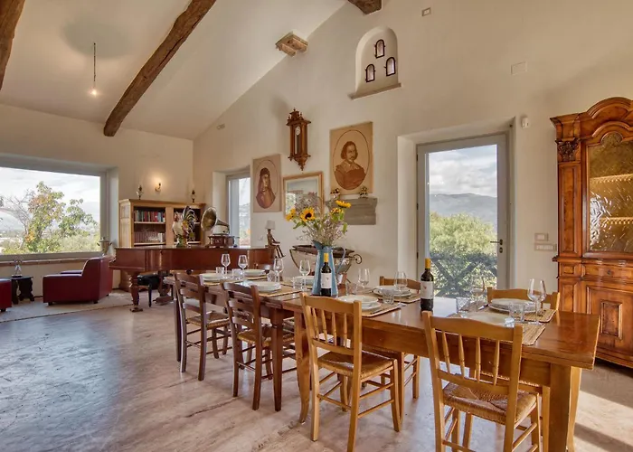 בית נופש Pet Friendly In With Wifi קורטונה